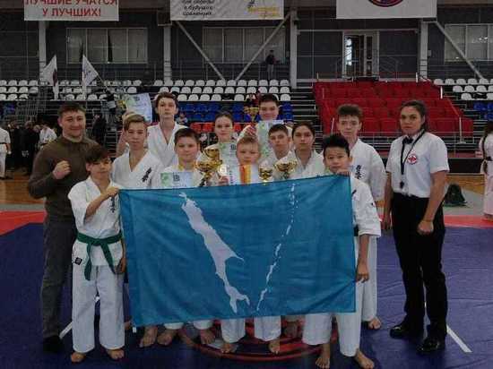 Бойцы с Сахалина завоевали семь медалей на дальневосточных соревнованиях по киокушин