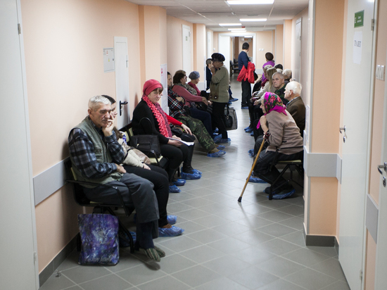 Нездоровая бюрократия: недолеченных псковичей отправляют в поликлинику для оформления больничного