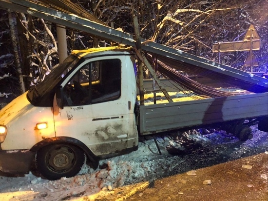Иномарка столкнулась с ГАЗелью в Истринском городском округе