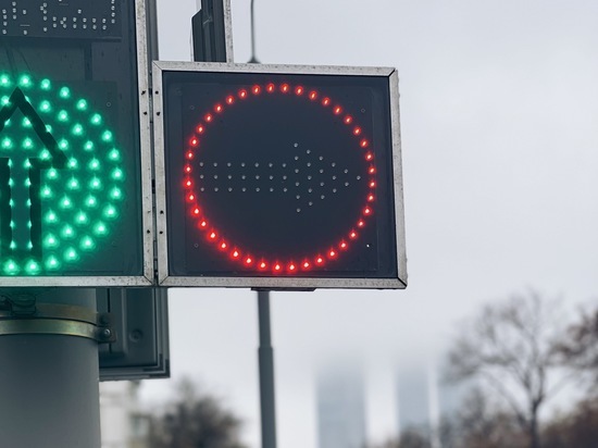 «Странный» светофор не дает перейти дорогу пензенским пешеходам на улице Лермонтова