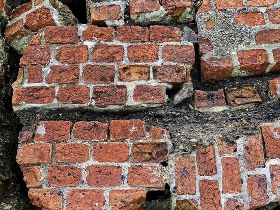 Гладков показал фото последствий обстрела ракетами из HIMARS