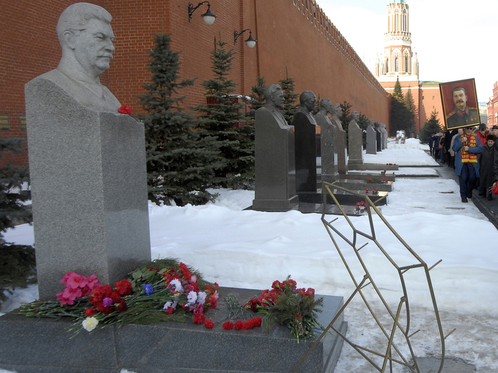 Возврат останков Сталина в мавзолей разгадает тайну; что скрывает могила вождя