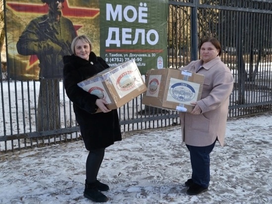 Медики Тамбовской областной клинической больницы передали военнослужащим новогодние подарки