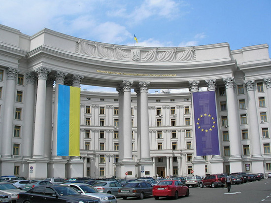 В Киеве отреагировали на обвинения в попытке втянуть Тбилиси в войну