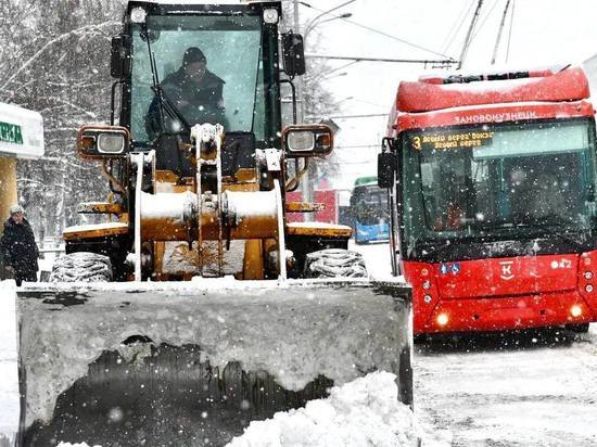 Проблемы неизбежны: специалисты всю ночь и утро ликвидировали последствия снегопада в Новокузнецке