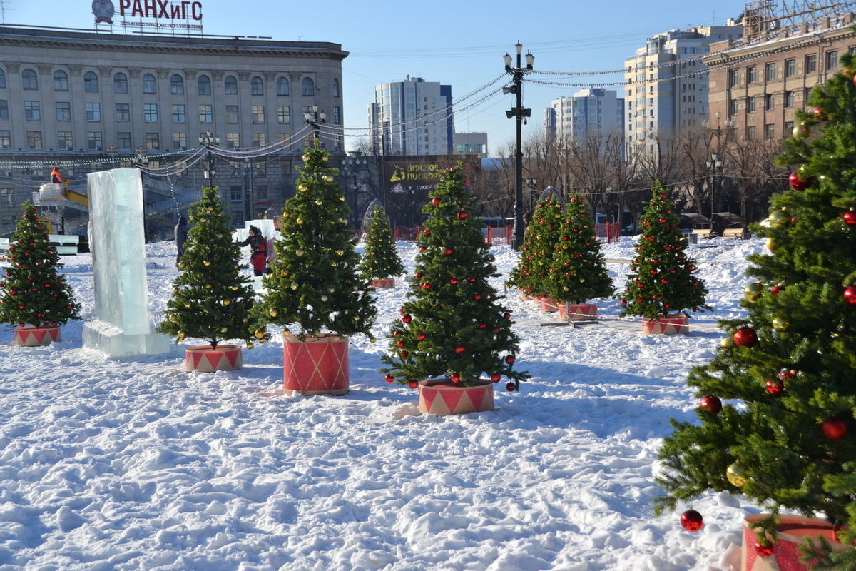 Новогодняя ночь 2023. Новогодние улицы Хабаровск 2023. Новый год 2023 без снега. Новогодняя ночь погода снег.