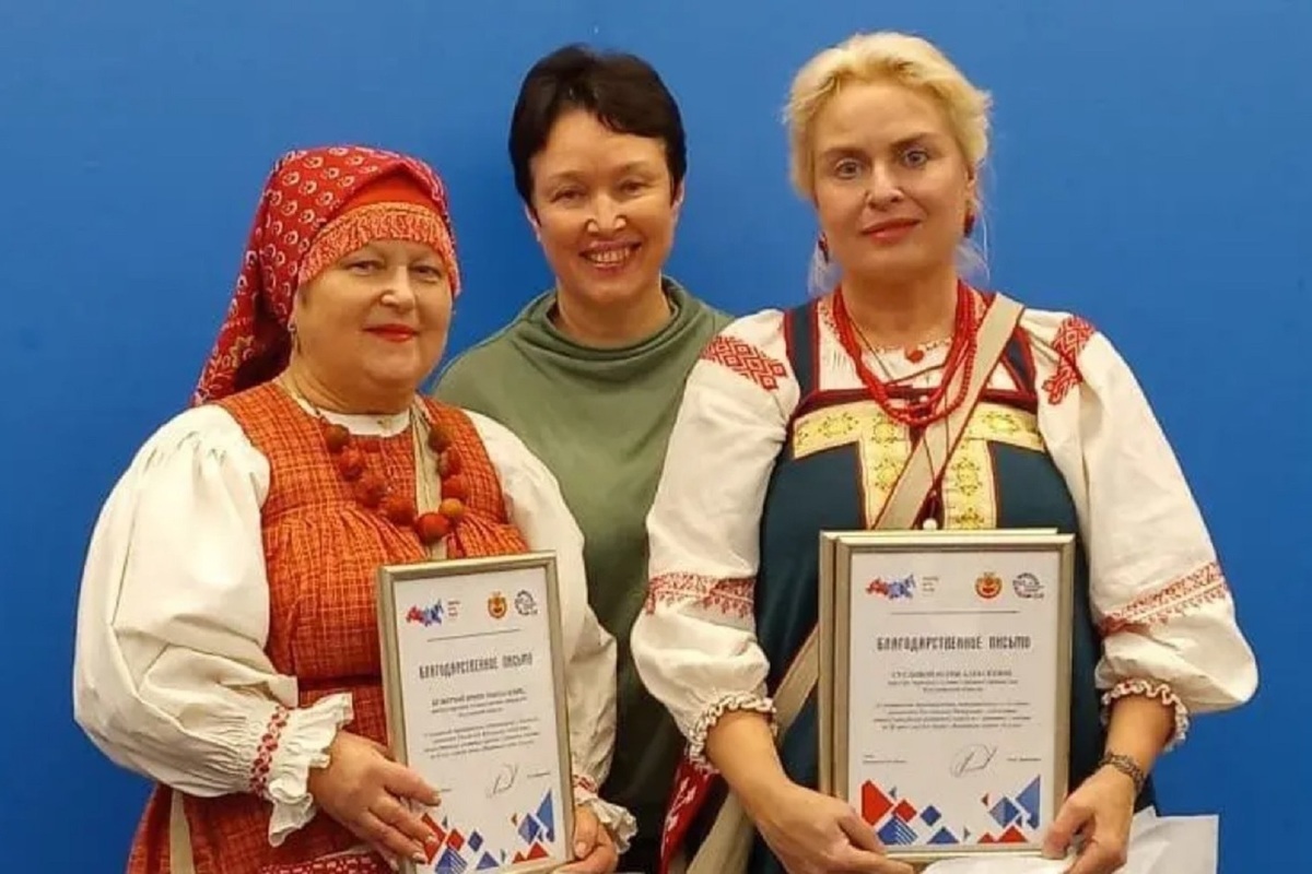 Костромские награды: мастерицам-вышивальщицам вручили благодарность за участие в создании вышитой карты России