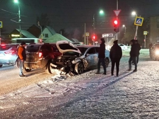 В Оренбурге «КАМАЗ» протаранил автомобили и насмерть сбил женщину