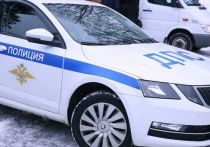 В Екатеринбурге компания молодых людей атаковала легковой автомобиль
