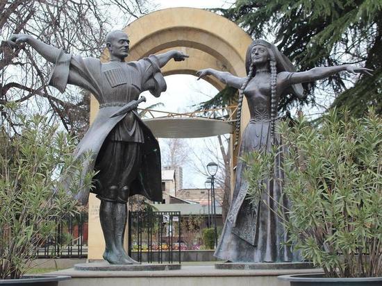 Эмиграция россиян сделала лидерами валюты Армении и Грузии