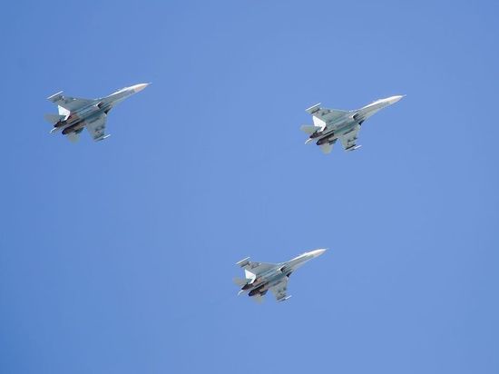 Российская авиация уничтожила нефтехранилище в Харьковской области