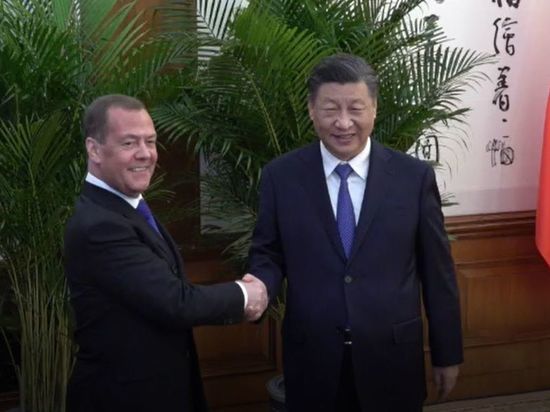 Китайские СМИ раскрыли содержание письма Путина, которое Медведев передал Си Цзиньпину