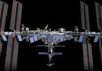 Госкорпорация «Роскосмос» сообщила в среду о корректировке орбиты МКС из-за угрозы космического мусора, передает ТАСС