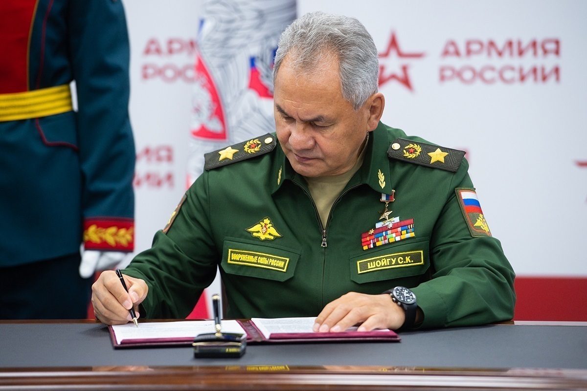 Шойгу губернатор московской области в каком году. Министр обороны Шойгу 2021.