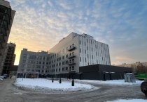 В новом корпусе Александровской больницы разместят региональный сосудистый центр. Как сообщили в пресс-службе Смольного, стационар уже готов приступить к работе.