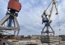 В своем официальном телеграм-канале председатель Правительства ДНР Виталий Хоценко сообщил об открытии нового логистического центра стройматериалов на территории порта Мариуполя