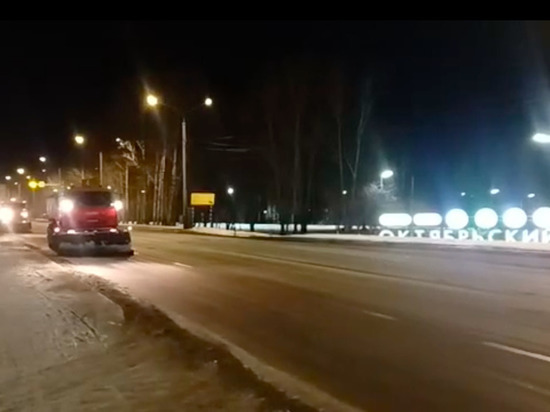 Красноярские коммунальщики прокомментировали ситуацию с появлением луж на мосту города