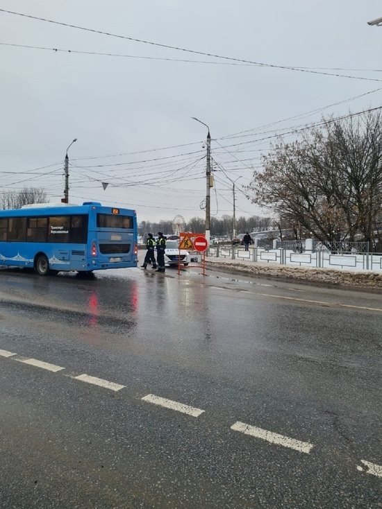 Ночью в Твери на Старом мосту начнут заделывать провал