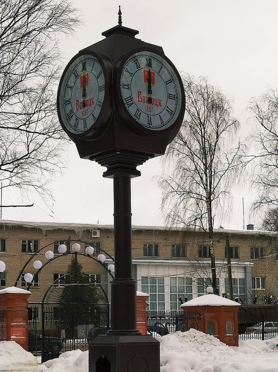 В Бежецке Тверской области появились уличные часы