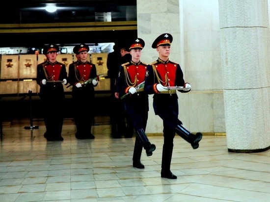 10 орденов Мужества в Волгограде передали семьям погибших военнослужащих