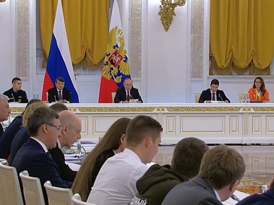 Бочаров принял участие в заседании Госсовета РФ по молодежной политике