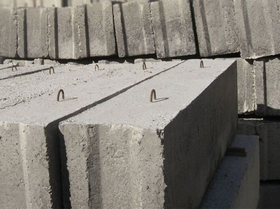 В Липецке убирают бетонные блоки с моста через Каменный лог