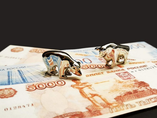 Эксперт пояснил, когда прекратится падение рубля