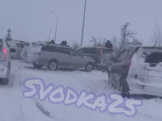 Массовое ДТП: около 10 машин столкнулись во Владивостоке