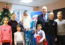 Глава городского округа Серпухов Сергей Никитенко помог юным жителям муниципалитета поверить в сказку