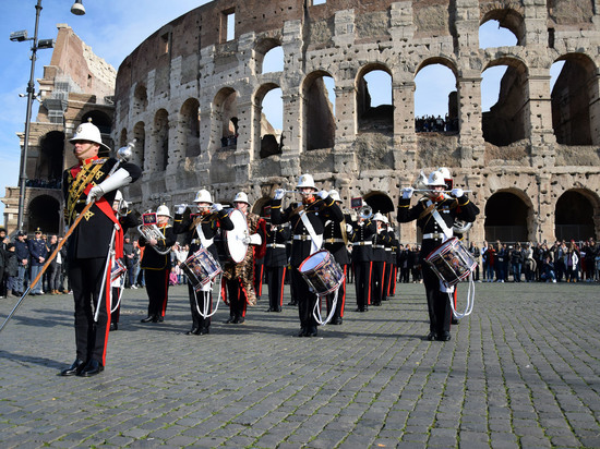 Премьер Мелони призвала итальянцев отключать на час свет и газ ради Украины