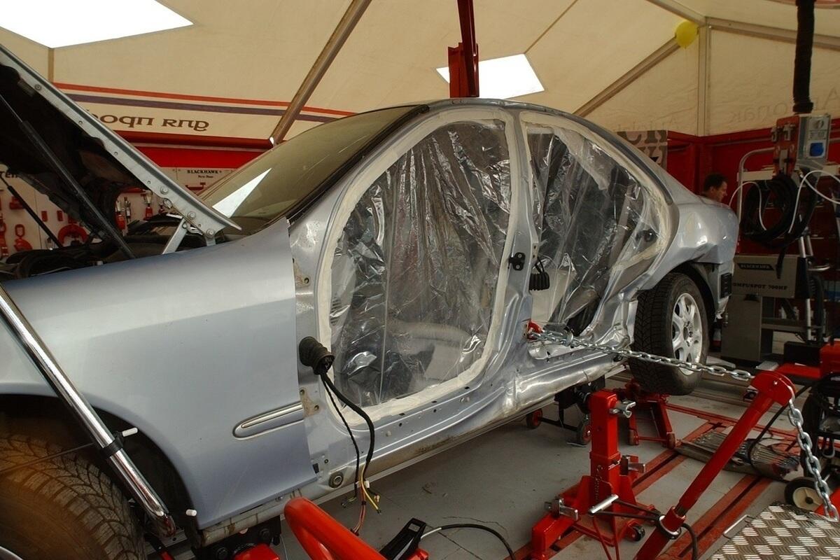 Кузов пежо 206. Лексус с кузовом. Изменение кузова. Кузов 911 порше алюминий. Днище автомобиля газ 3110.