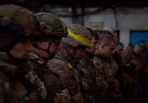 Киев оказался в патовой ситуации: вооруженные силы Украины (ВСУ) обескровлены, а запасы западных боеприпасов истощились, пишет New York Times (NYT)