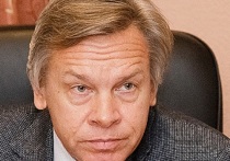Председатель временной комиссии Совета Федерации по информационной политике и взаимодействию со СМИ Алексей Пушков высказал точку зрения, что Венгрия "расплачивается за попытку сохранения хоть какой-то автономии в рамках ЕС"