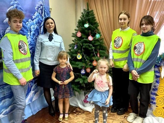 Школьники Серпухова напомнили малышам о дорожной безопасности