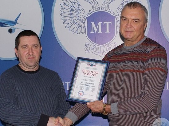 Спасший пассажиров водитель получил награду в ДНР