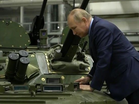 Путин потребовал обеспечить передовые части вооружением в требуемом объеме