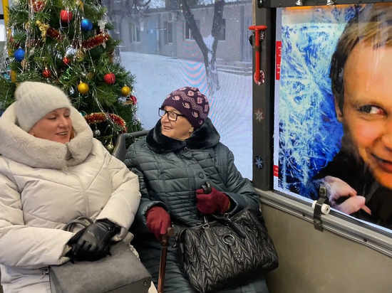 В Кирове водитель Юрий Дашков вывел на улицы новогодний троллейбус