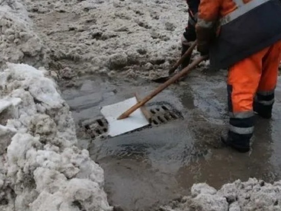 В Ярославле начали прочистку ливневок