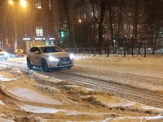 Водителей предупредили о сильной гололедице на дорогах Петербурга 24 декабря