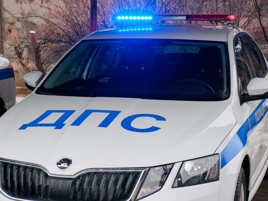 На трассе под Волгоградом в ДТП с двумя «Ладами» пострадали 6 человек