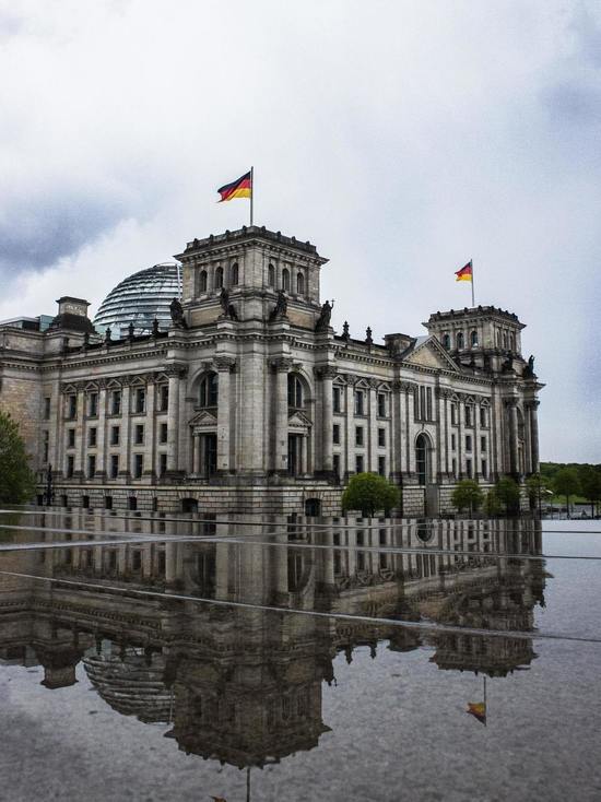 Германия: Депутатам Бундестага хотят продлить срок полномочий, а выбирать разрешить с 16 лет