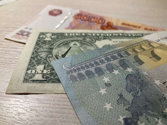 Курс доллара во Владивостоке на 25 декабря опустился до 68 рублей
