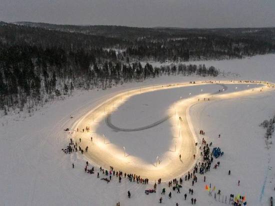 Каток в спорткомплексе «Снежинка» в Мурманске официально открылся