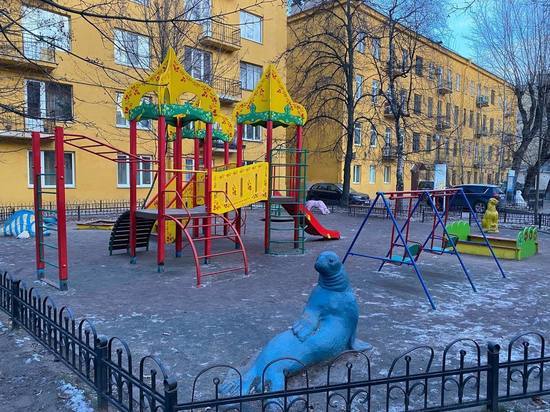 За год в Петербурге отремонтировали 58 спортивных дворовых площадок