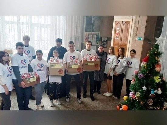 Орловский священник везёт бойцам в зону спецоперации новогодние подарки от учеников Болхова