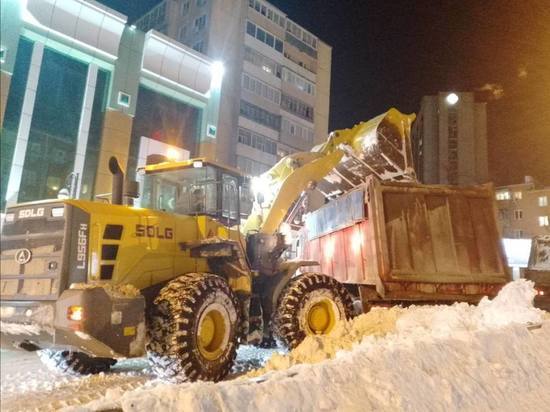 За сутки из Владивостока было вывезено 6 тысяч кубометров снега