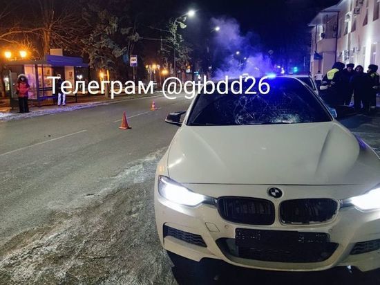В Пятигорске при переходе улицы травмирована мать с маленьким ребёнком