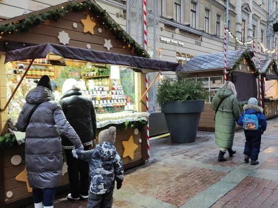 Ярмарки, горки и катки: куда сходить в Петербурге на новогодние праздники