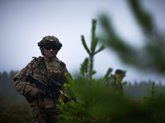 Арестович заявил, что Украина сможет воевать без поддержки США