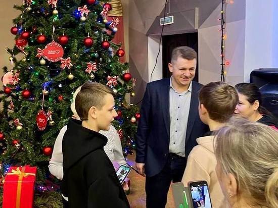 Валентин Демидов навестил белгородцев, выехавших в ПВР в другие регионы